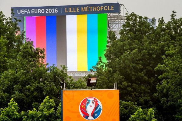 La fan zone de Lille devrait rouvrir samedi matin, si les conditions météorologiques le permettent.