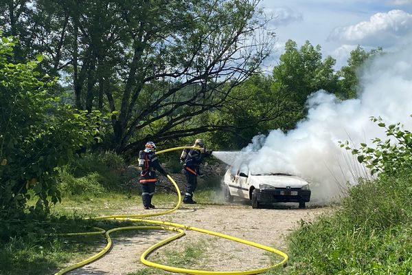 La startup XXII est venue effectuer des mesures lors de la mise à feu et l'extinction d'un véhicule par les pompiers du SDIS 55 dans la Meuse.