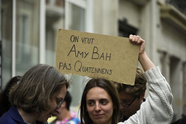 Sur son compte Twitter, Amy Bah partage une pétition qui appelle à sa candidature, écrite par des féministes.