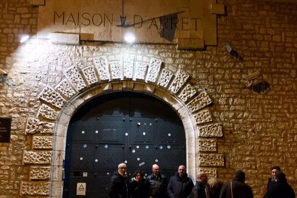 Le rassemblement des agents a eu lieu ce lundi matin devant la maison d'arrêt