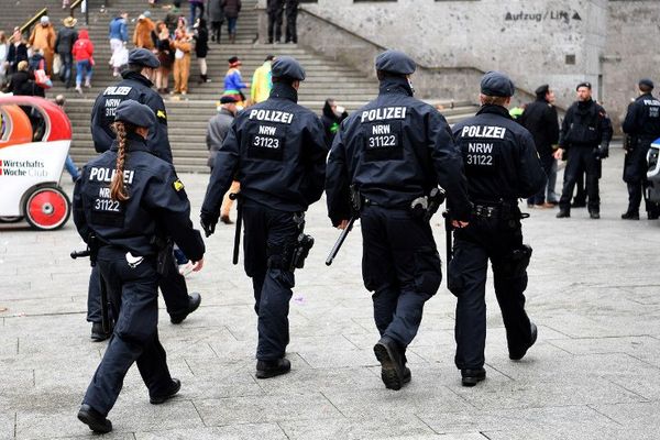 Des policiers allemands, à Cologne le 11 novembre