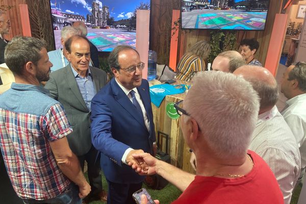 François Hollande à la Foire de Châlons le 5 septembre 2022.