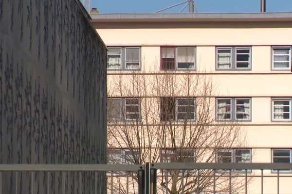 Un établissement scolaire en région Île-de-France.