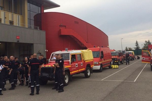 Les sapeurs-pompiers du Rhône à Lyon, prêts à partir en renfort pour les inondations dans l'Aude et le sud de la France