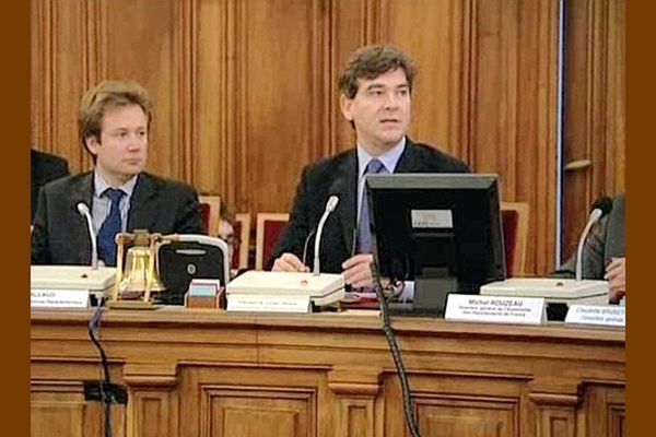 Boris Vallaud a été directeur général des Services du conseil général de Saône-et-Loire pendant 4 ans, à l'époque où Arnaud Montebourg présidait l'assemblée départementale. 