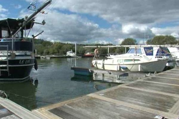 Le port de plaisance de Carrières-sous-Poissy, dans les Yvelines.