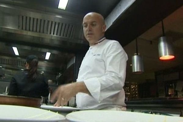 Le Chef Olivier Nasti dirige les cuisines du restaurant