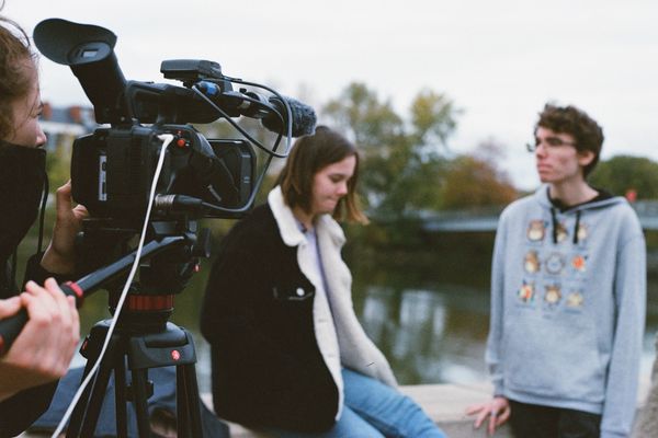 Des actions d’éducation aux médias, des stages d’initiation à la vidéo, en passant par un dispositif d’accompagnement personnalisé pour les jeunes qui souhaitent mener un projet audiovisuel, les actions menées ne manquent pas !