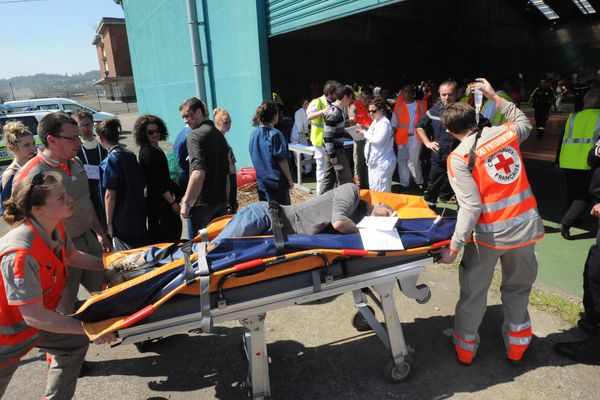 Lors d'un exercice de secours sur les quais de Rouen en avril 2013