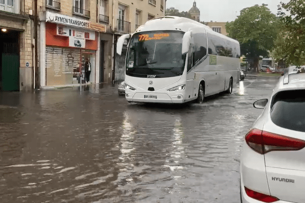 La rue d'Auge à Caen (Calvados) inondée, le samedi 7 septembre 2024.