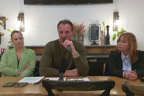 Narbonne (Aude) - Gilles Belzons en conférence de presse après les accusations de viol sur son fils par son ex-femme - 7 mars 2022.