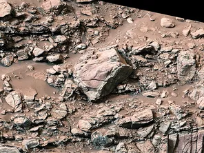 Le rover martien Curiosity de la NASA a fissuré une roche révélant quelque chose de jamais vu auparavant sur la planète rouge : des cristaux de soufre jaune.