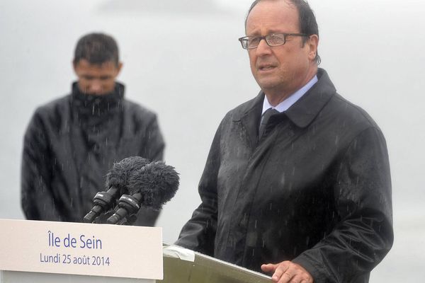 François Hollande à l'île de Sein en 2014