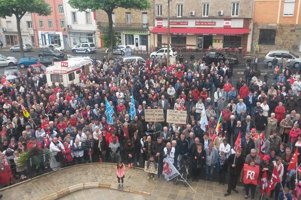 Manifestation des opposants à la fermeture de la maternité de Decazeville ce samedi 1er juillet