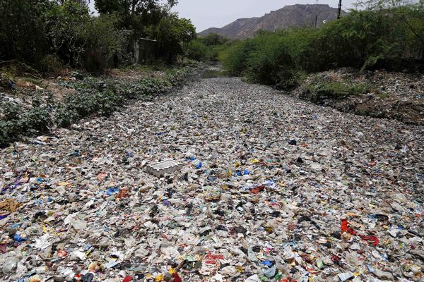 Au Rajasthan, une rivière de détritus, majoritairement en plastique, photographiée en 2018.
