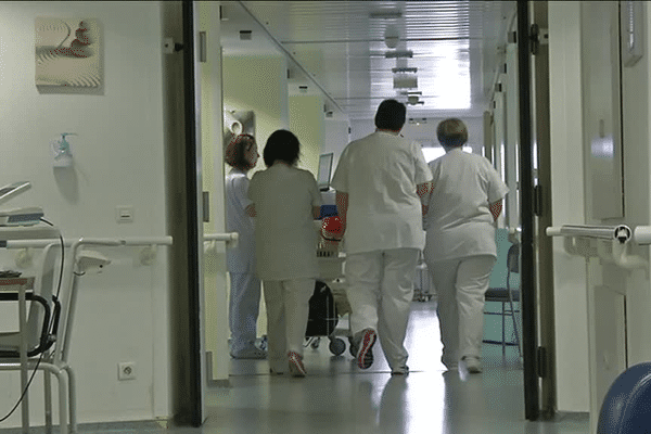 Dans les couloirs de l'hôpital de Carhaix