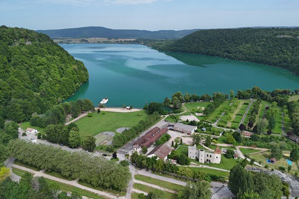 Les électeurs du Jura élisent leurs députés lors des élections législatives 2024. Quels seront les résultats issus des urnes ?