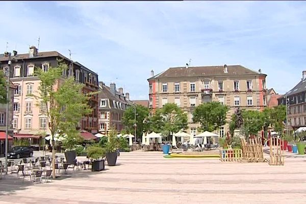 la place d'Armes à Belfort où un homme a trouvé la mort après France-Allemagne