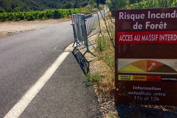 L'interdiction concerne les véhicules, les piétons et les vélos.