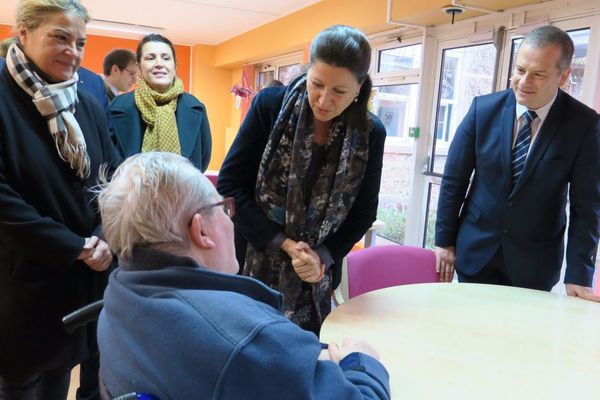 La ministre de la Santé à la rencontre des personnes âgées