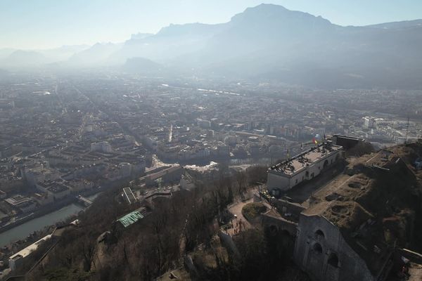 Comme Strasbourg ou Lyon, Grenoble fait figure de bonne élève en matière de qualité de l'air.