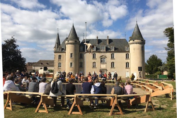 La compagnie O Ultimo Momento a clos le festival avec un spectacle d'acrobatie.