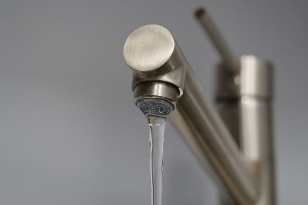 Il est possible d'utiliser l'eau du robinet pour les autres usages (toilette corporelle, linge, vaisselle, WC)