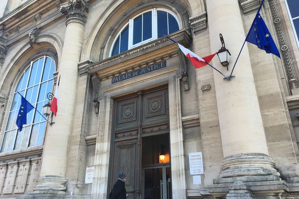 Fronton du palais de justice de Châlons-en-Champagne, photographié le 13 janvier 2025.