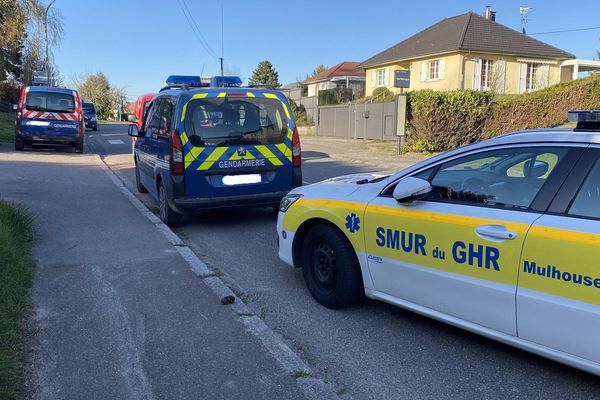 Un homme de 19 ans se serait accidentellement tué par arme à feu, rue de Belfort à Heimsbrunn, lundi 23 mars 2020.