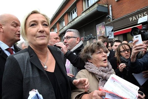 Visite de Marine Le Pen à Calais, le 24 octobre 2014