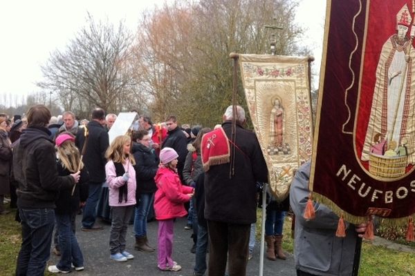 Ces catholiques ont effectué dimanche 10 mars une procession de 6 kilomètres entre Mesnières-en-Bray à Neufchâtel.