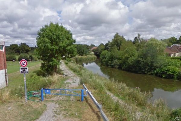 Le corps a été retrouvé dans la Sambre, à hauteur de Bachant (image d'archives)