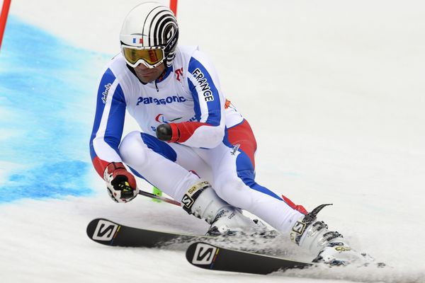 Vincent Gauthier-Manuel dans la première manche de l'épreuve de slalom géant à Sotchi