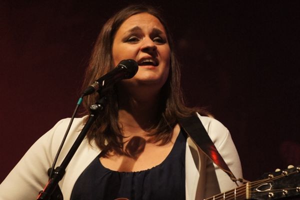 La chanteuse américaine Madeleine Peyroux était l'une des têtes d'affiche de cette première journée de "Jazz sous les pommiers" 2013