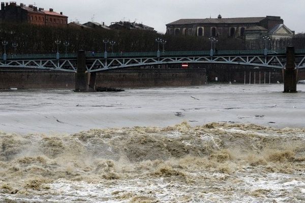 La Garonne à Toulouse pendant la crue