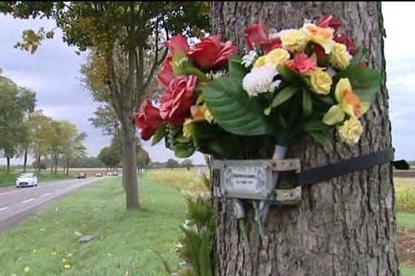 Le phénomène de "roadside memorial" est devenus fréquent dans le département de l'Ain ces dernières années...