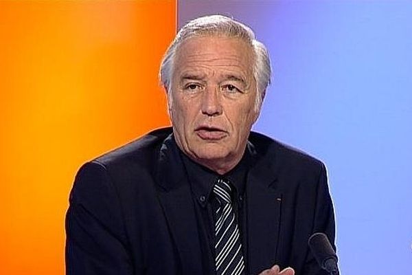 François Rebsamen sur le plateau de France 3 Bourgogne (archives)