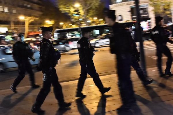 Policiers en patrouille à Paris