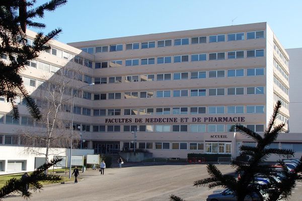 4 cas positifs ont été recensés à la Faculté : 3 en Médecine, 1 en Pharmacie.