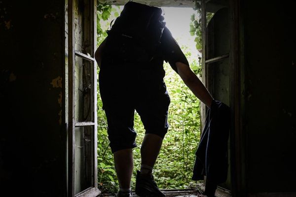 L'Urbex est une activité d'exploration urbaine : les amateurs rentrent dans des lieux inhabités pour les découvrir, prendre des photos ou, plus grave, pour dégrader. La pratique est illégale, mais attire de nombreux curieux.