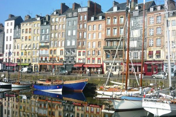 Honfleur, l'une des principales destinations touristiques en Normandie