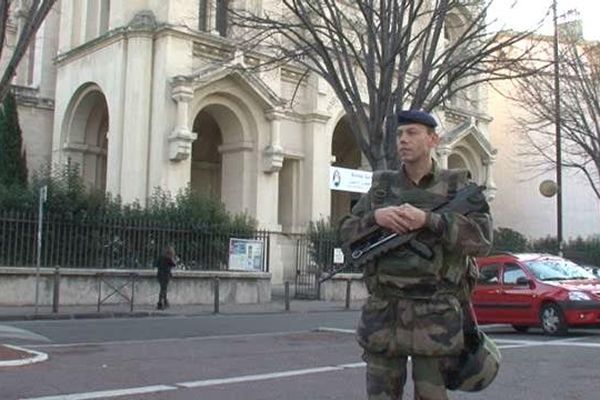 629 policiers, gendarmes et militaires sont en charge de surveiller les lieux de culte dans les Bouches-du-Rhône. 