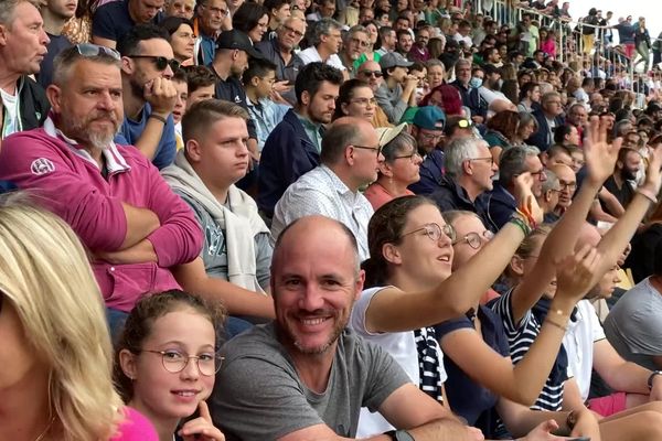 12 000 personnes ont pu assister à un entraînement de l'équipe de rugby d'Irlande, au stade de Vallée du Cher, à Tours.