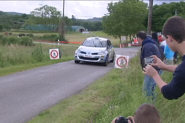 Jean-Seb Vigion à bord de sa renault Clio (rallye 2016)