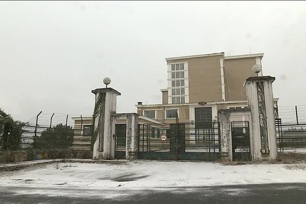 Le bâtiment est à l'abandon depuis dix ans.