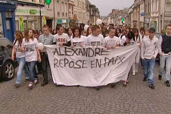 La marche en mémoire d'Alexandre le 4 avril 2012 à Gisors