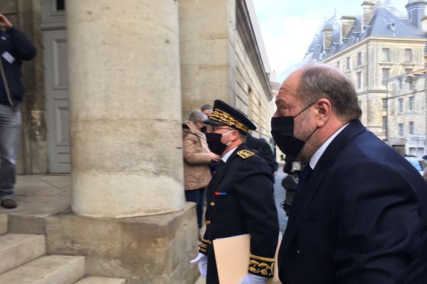  Éric Dupont-Moretti arrive au palais de justice de Niort