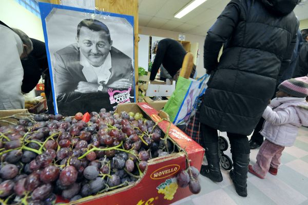 Créés par Coluche en 1985, les Restos du Coeur lancent leur 40ᵉ campagne de distribution alimentaire avec comme objectif de prioriser les publics les lus vulnérables.