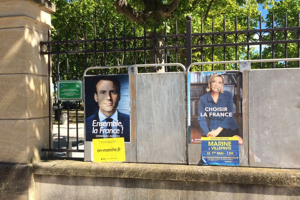 Affiches Le Pen - Macron second tour de l'élection présidentielle 2017