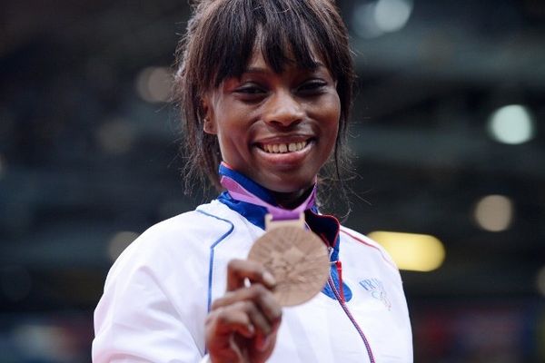 Priscilla Gneto a raflé le bronze  chez les moins de 52kg en judo aux Jeux Olympiques de Londres 2012.